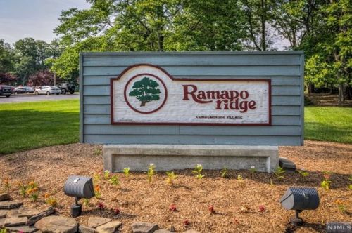 31 Erskine Ct, Mahwah NJ  07430-2014 exterior