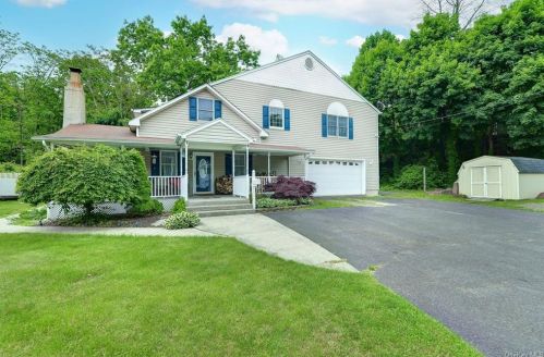 5 Academy Ave, Sloatsburg, NY 10974-2001