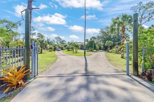 360 15th St, Naples FL  34117-3337 exterior