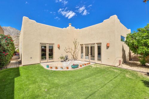 54560 Avenida Madero, La Quinta CA  92253-3725 exterior