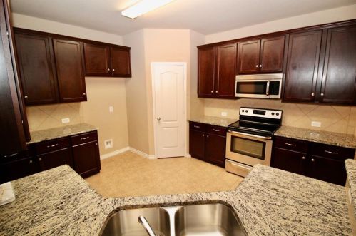1913 Abby Creek Dr, Oak Point TX  75068-0319 exterior