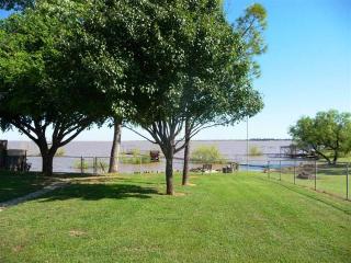 162 Short St, Henrietta, TX 76365-6479