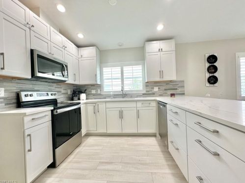 568 95th Ave, Naples FL  34108-2453 exterior