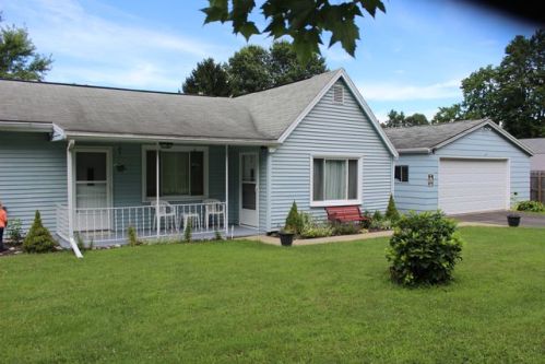 8515 Elmfort Ave, Waynesburg, OH 44688-9770