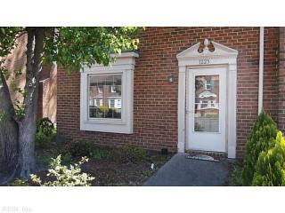 1225 Cedar Mill Sq, Chesapeake VA  23320-2746 exterior