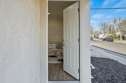 1401 Tebbutt Ave, Modesto CA  95350-3948 exterior