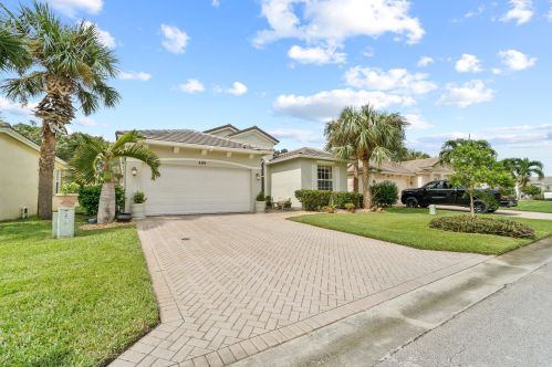 489 Talquin Ln, Fort Pierce, FL 34986-2063