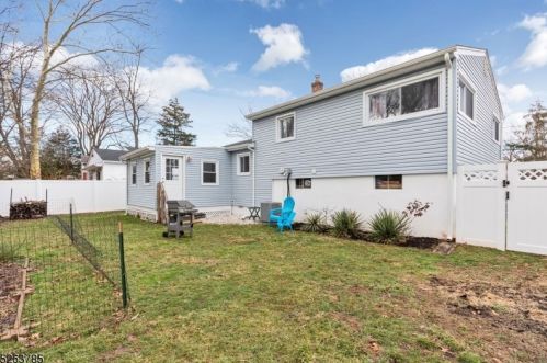 16 Rainier Rd, Fanwood NJ  07023-1416 exterior