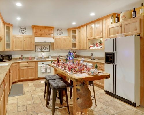 328 Big Bear Blvd, Big Bear City CA  92314 exterior