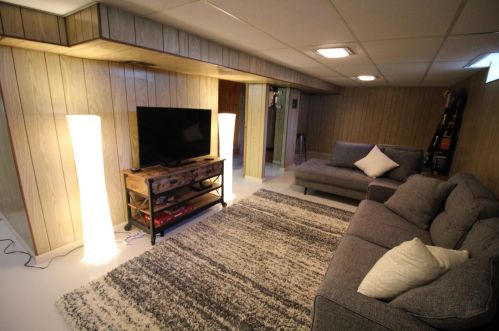 5725 89th St, Milwaukee WI  53225-2810 exterior