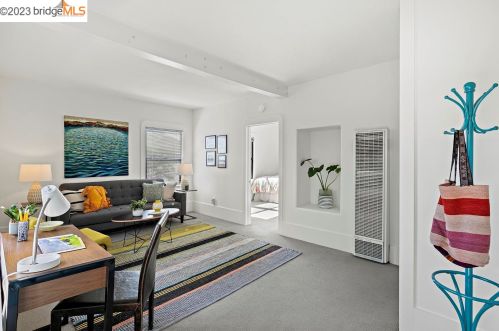 651 Alcatraz Ave, Oakland CA  94609-1005 exterior