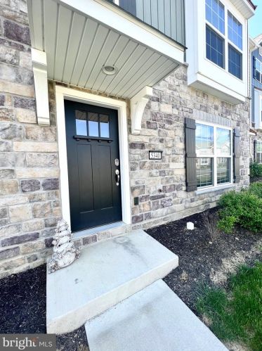 5340 Laurel Valley Ln, West Enola, PA 17025-2280