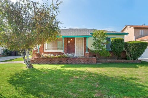 5836 Parapet St, Long Beach, CA 90808-2726