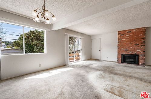 14005 Milbank St, Van Nuys, CA 91423-2902