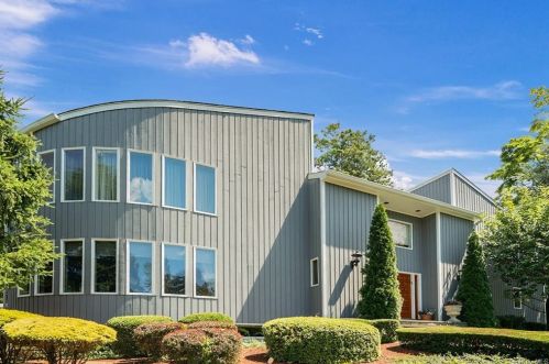 15 Deer Run, Rye Brook NY  10573-1300 exterior