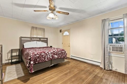 7 Hamilton Ct, Norwich CT  06360-4811 exterior