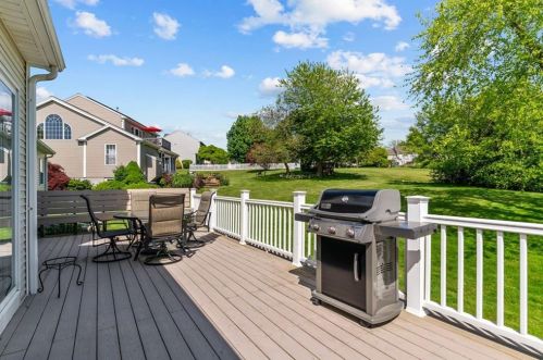 65 Carriage Trl, Middletown RI  02842-7251 exterior