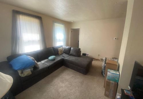 472 Abrams St, Green Bay, WI 54302-3210