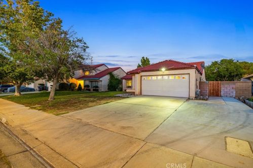44234 Fenner Ave, Lancaster, CA 93536-6004
