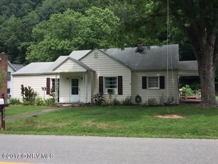 1110 Cascade Dr, Pembroke, VA 24136-3334