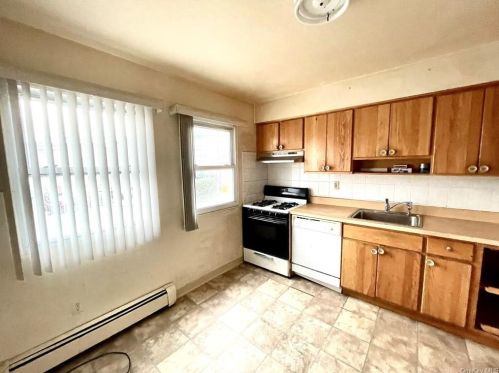 23 Kenyon Pl, Mount Vernon NY  10552-3018 exterior