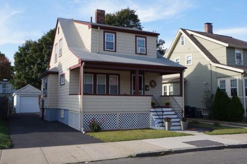 48 Woodward St, Everett, MA 02149-1615