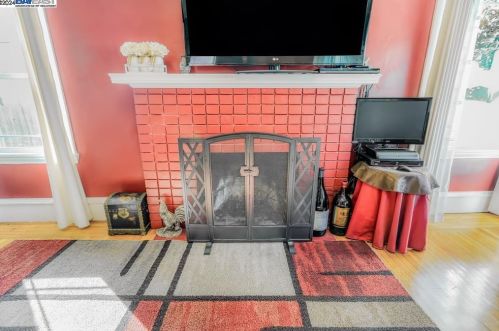 2708 Humboldt Ave, Oakland CA  94602-3635 exterior