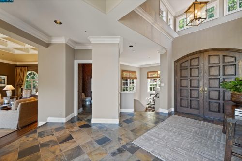 59 Tiger Tail Ct, Orinda, CA 94563-1420