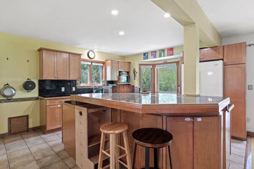 3307 81, Milwaukee WI 53219-3832 exterior