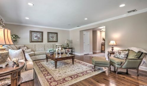 3 Red Maple Ln, Huntington Station, NY 11746-7722