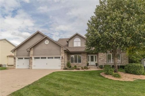 7147 Oak Crest Blvd, Camp Dodge, IA 50131-1946