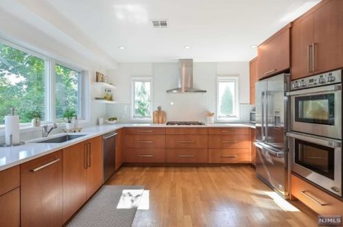 159 Forest Rd, Ridgewood NJ  07452-1914 exterior