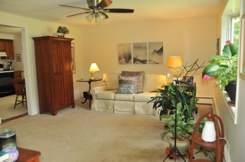 73 Mo Sett Ave, Goffstown NH  03045-2719 exterior