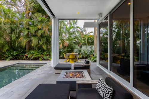 330 7th Ave, Delray Beach FL  33483-5521 exterior