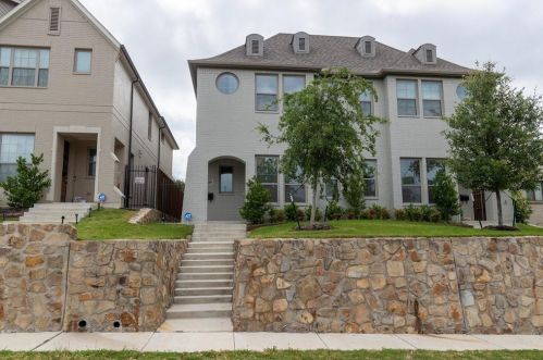 2609 Mccart Ave, Fort Worth, TX 76110-2229