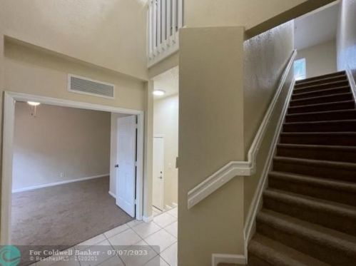 2893 Greenleaf Cir, Boynton Beach FL  33426-8661 exterior