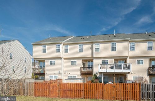 533 Legrace Ter, Leesburg VA  20176-1835 exterior