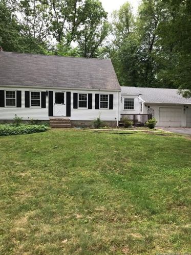 19 Woods Rd, Bloomfield, CT 06002-1120