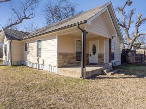 401 Huron St, Cleburne, TX 76031-1928