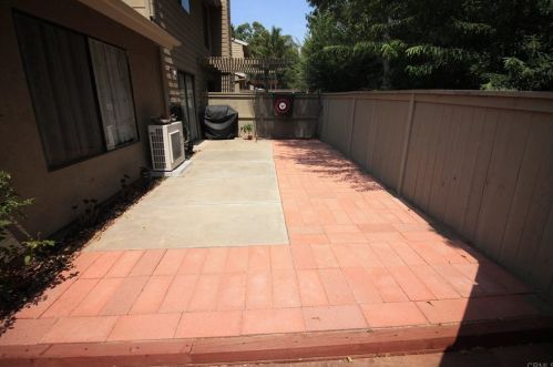 305 Forest Pl, Vista, CA 92083-5573