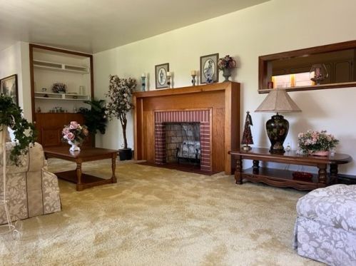 1004 Linden Dr, Jeannette PA  15644-2841 exterior