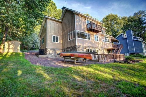 141 Pellet Rd, Paupack, PA 18451-7767