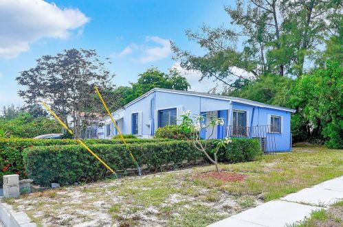 5107 Pinewood Ave, West Palm Beach, FL 33407-2849