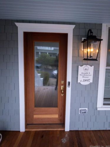 8 Yarmouth Rd, Norwalk CT  06853-1843 exterior