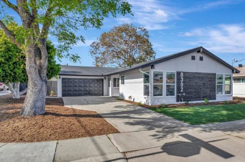 8302 Bashan Lake Ave, San Diego, CA 92119-2620