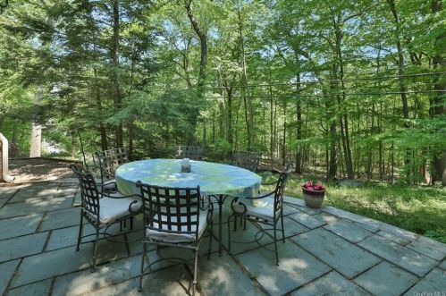 12 Fawn Hl Rd, Tuxedo Park NY  10987-3531 exterior