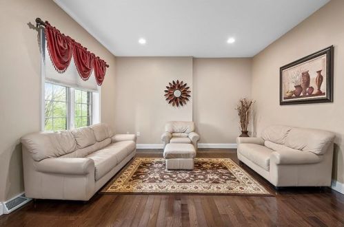 1015 Noble Pne Ct, Trafford PA 15085-9786 exterior