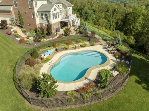 7013 Sunrise Ln, Mc Donald, PA 15057-3067