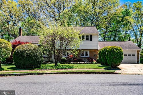 3 Tartear Dr, Trenton, NJ 08610-1319