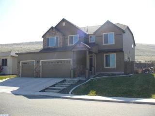 1711 51st Ave, Kennewick, WA 99337-4627
